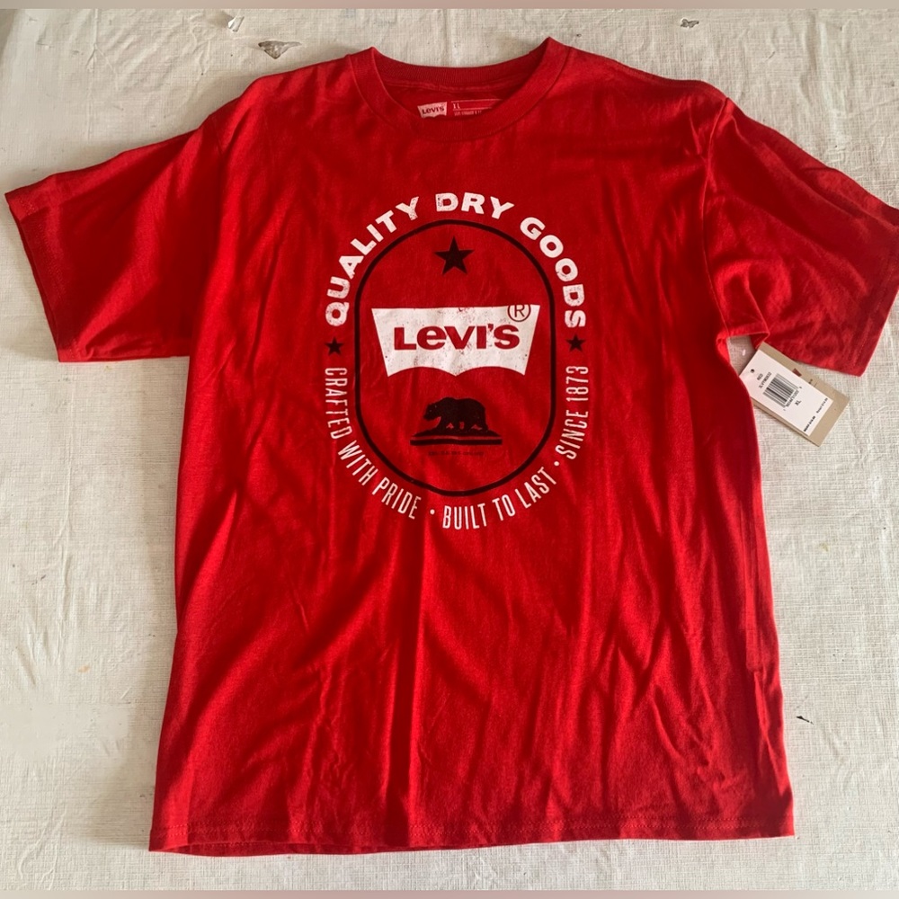 Levi’s tee shirt